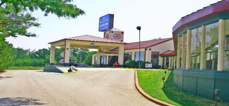 Lincoln Inn Express Hotel And Suites Oklahoma Stadt Exterior foto